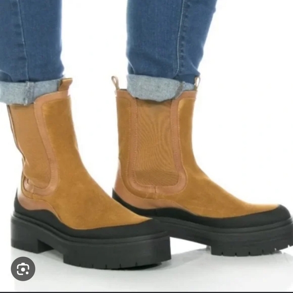 Sam Edelman Shoes - NWT Sam Edelman Tan Lulia Lug Sole Tan/Whiskey Suede Boots_7.5